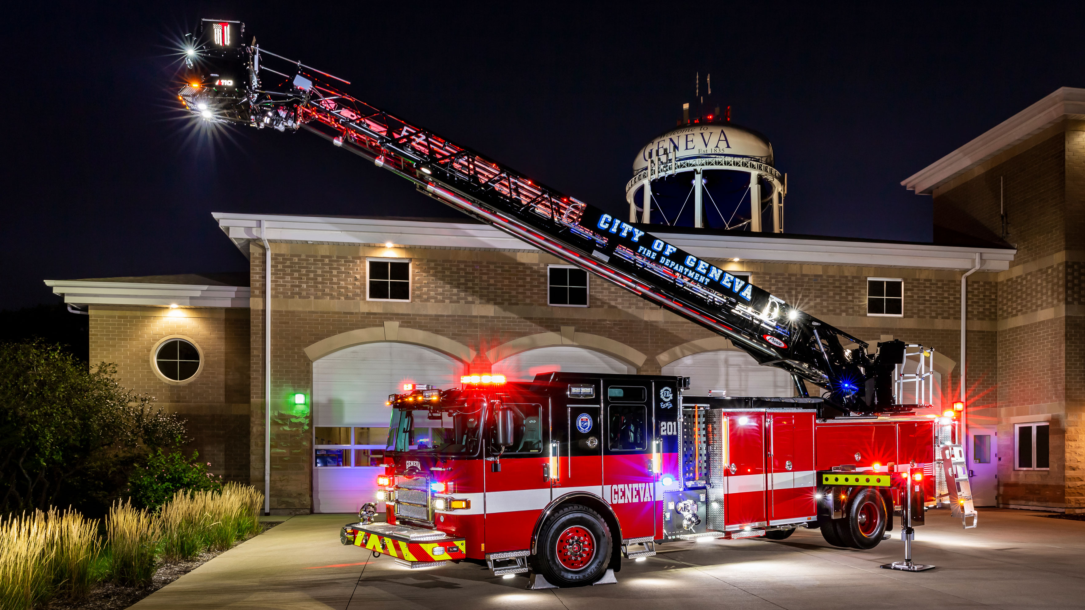 Ascendant 110 Aerial Platform Fire Truck-1