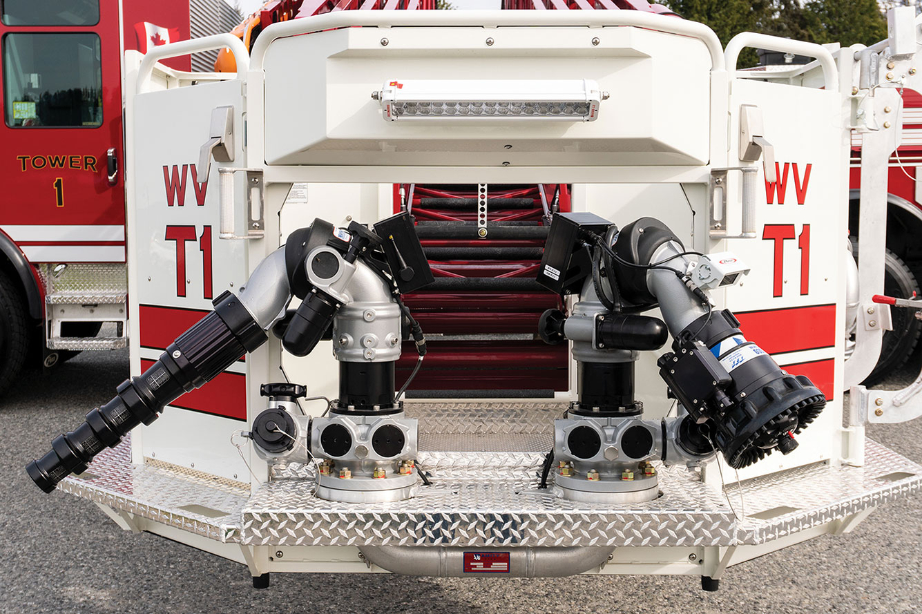 Basket on 100 MidMount Aerial Platform with a snozzle and deck gun