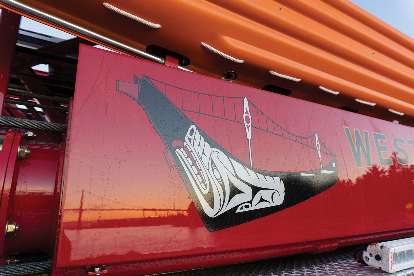 Custom Graphic on 100 MidMount Aerial Platfom