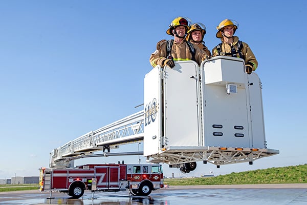 Pierce Ascendant 110ft Heavy-Duty Aerial Platform - 3-person basket