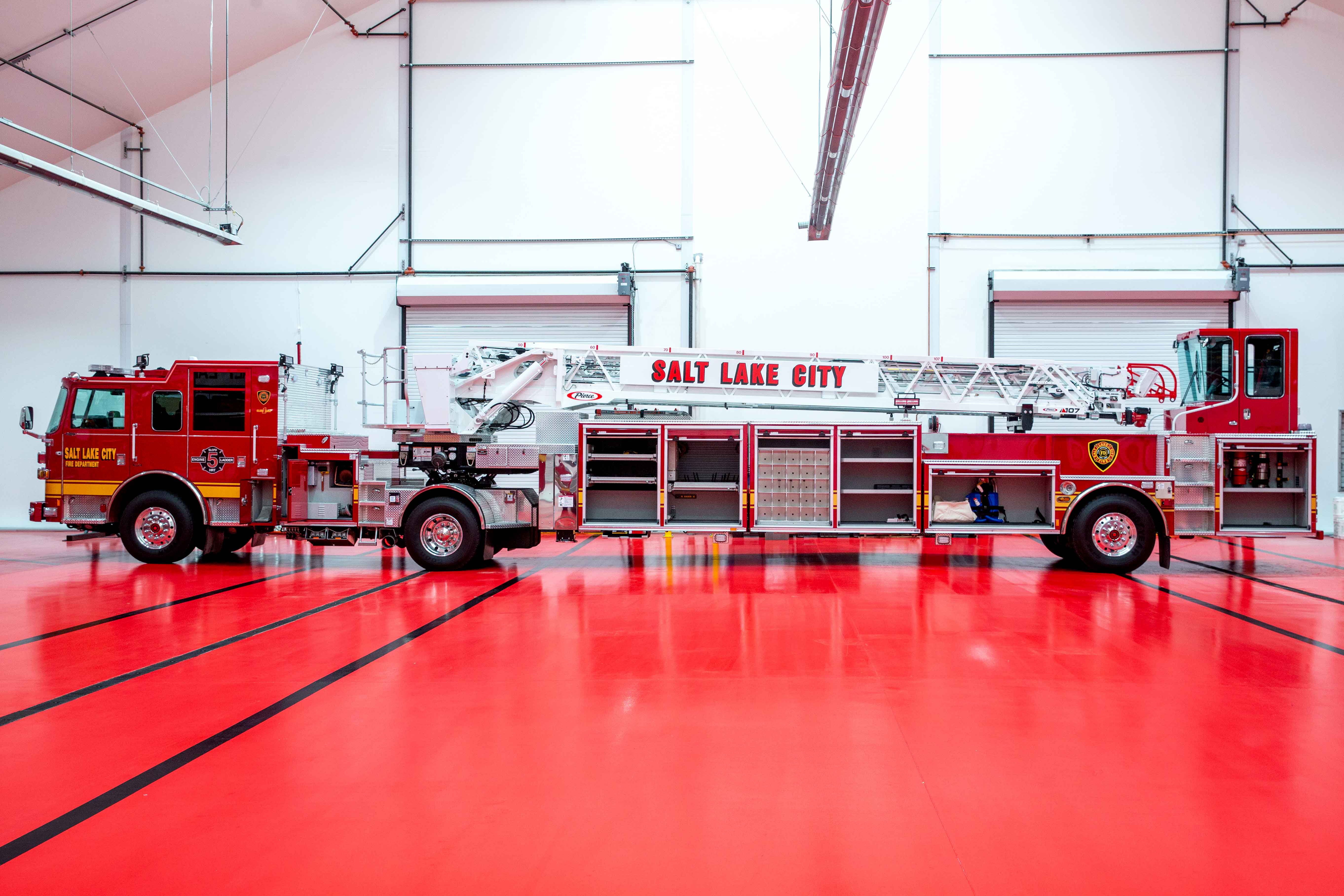 Salt Lake City Fire Department Arrow XT Ascendant 107' Heavy-Duty Tractor Drawn Aerial - TDA Tiller