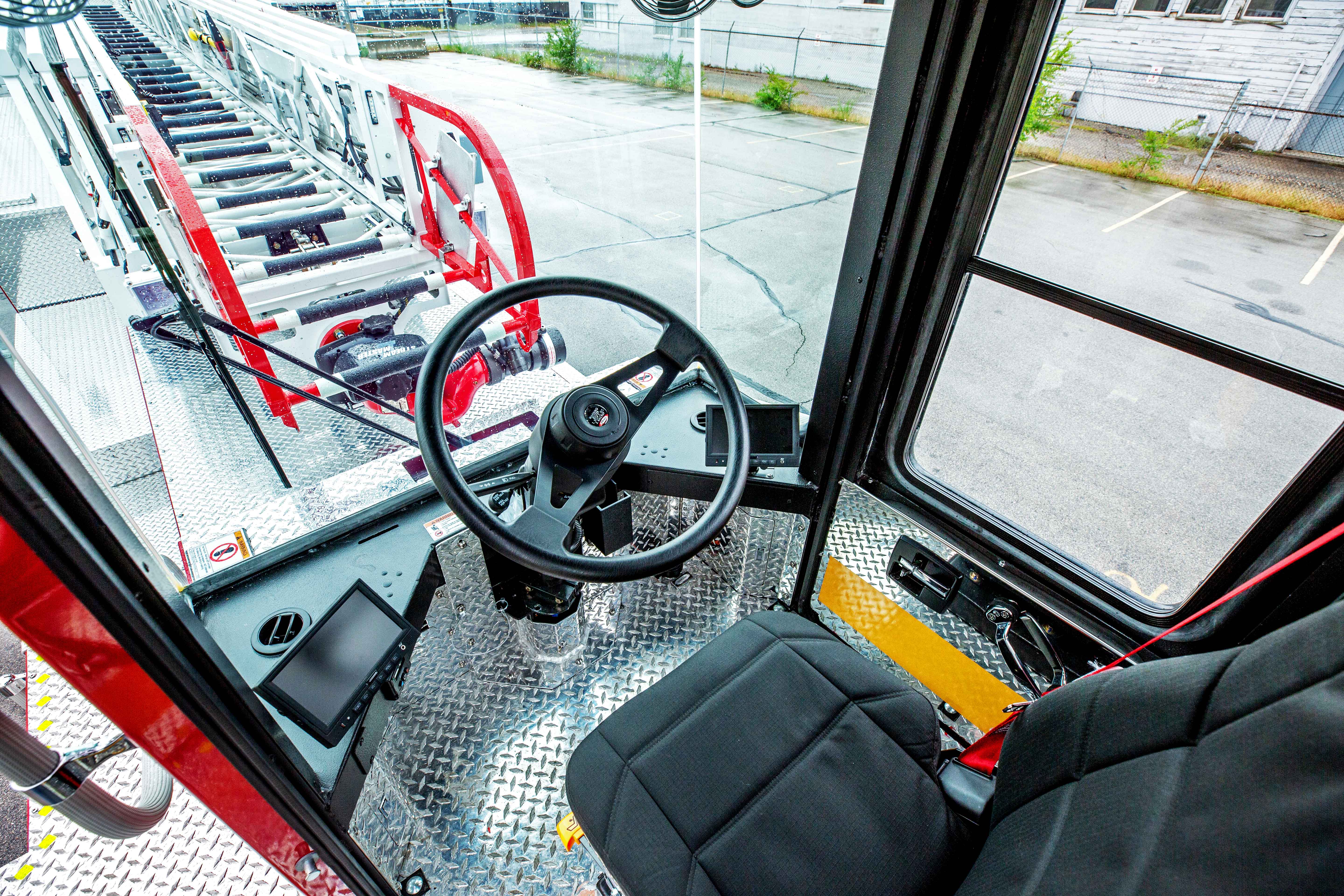 Salt Lake City Fire Department Arrow XT Ascendant 107' Heavy-Duty Tractor Drawn Aerial - TDA Tiller Interior