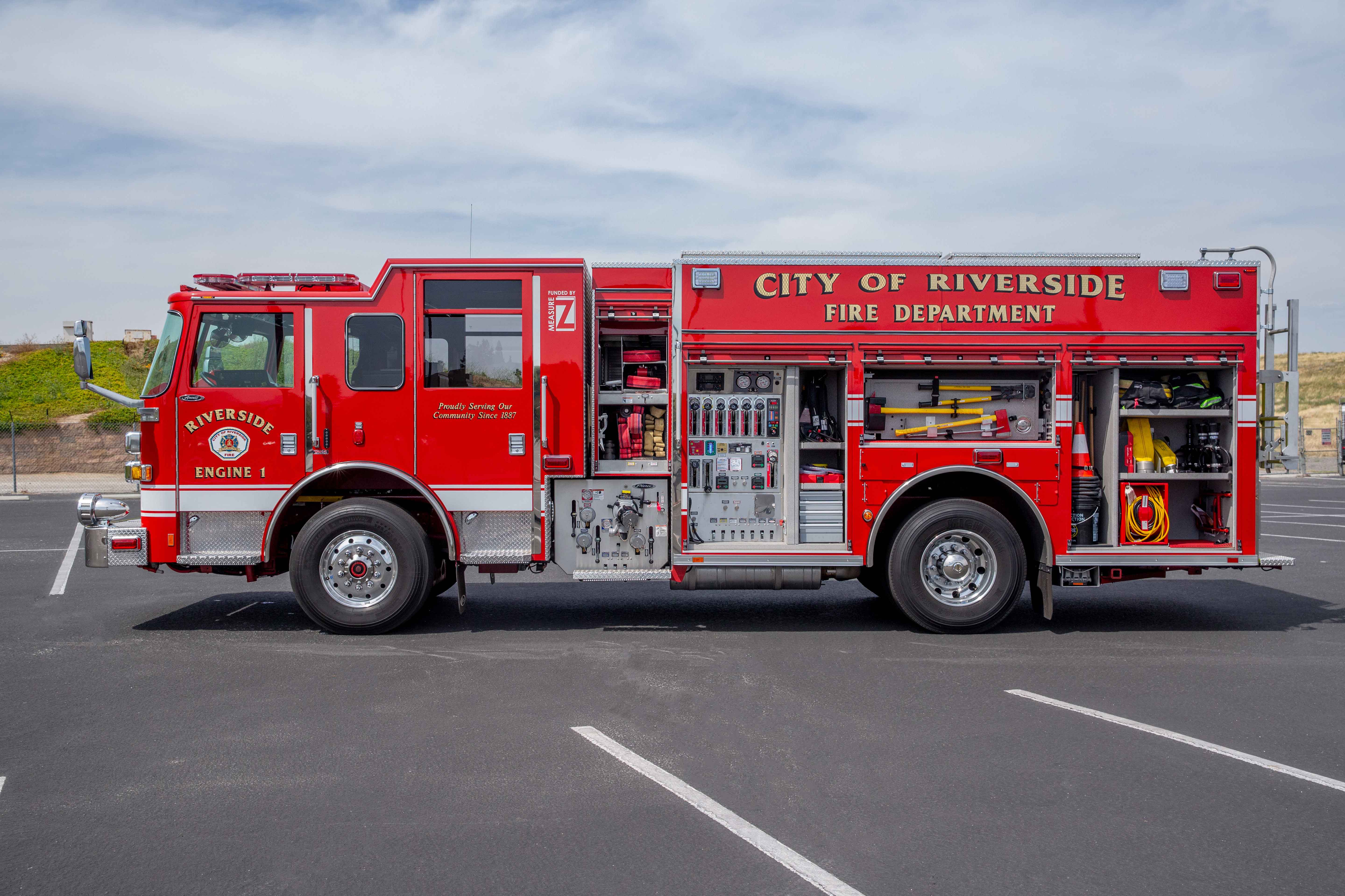 City of Riverside Fire Department PUC Pumper Drivers Side