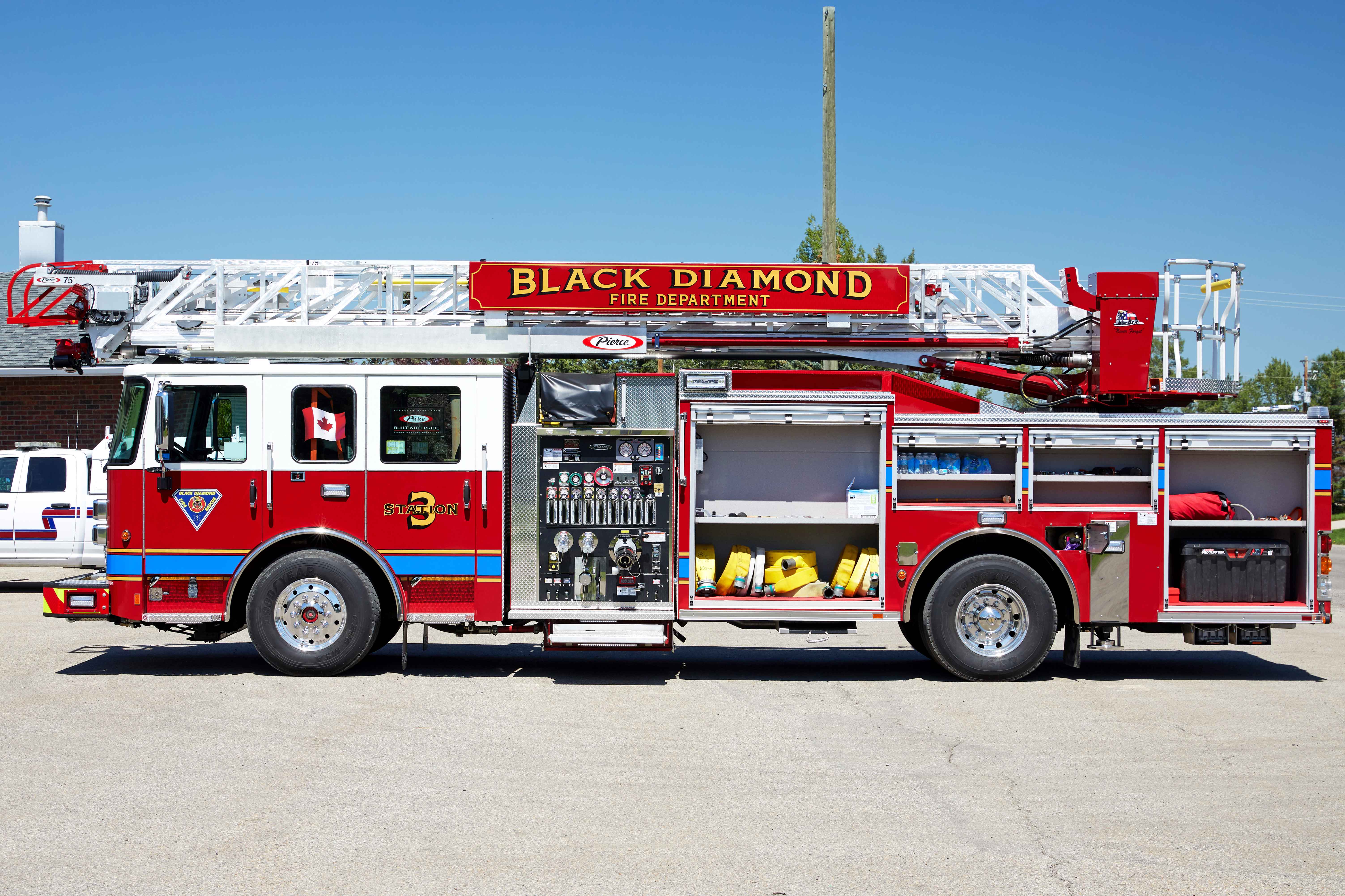 75' Heavy-Duty Aluminum Ladder 