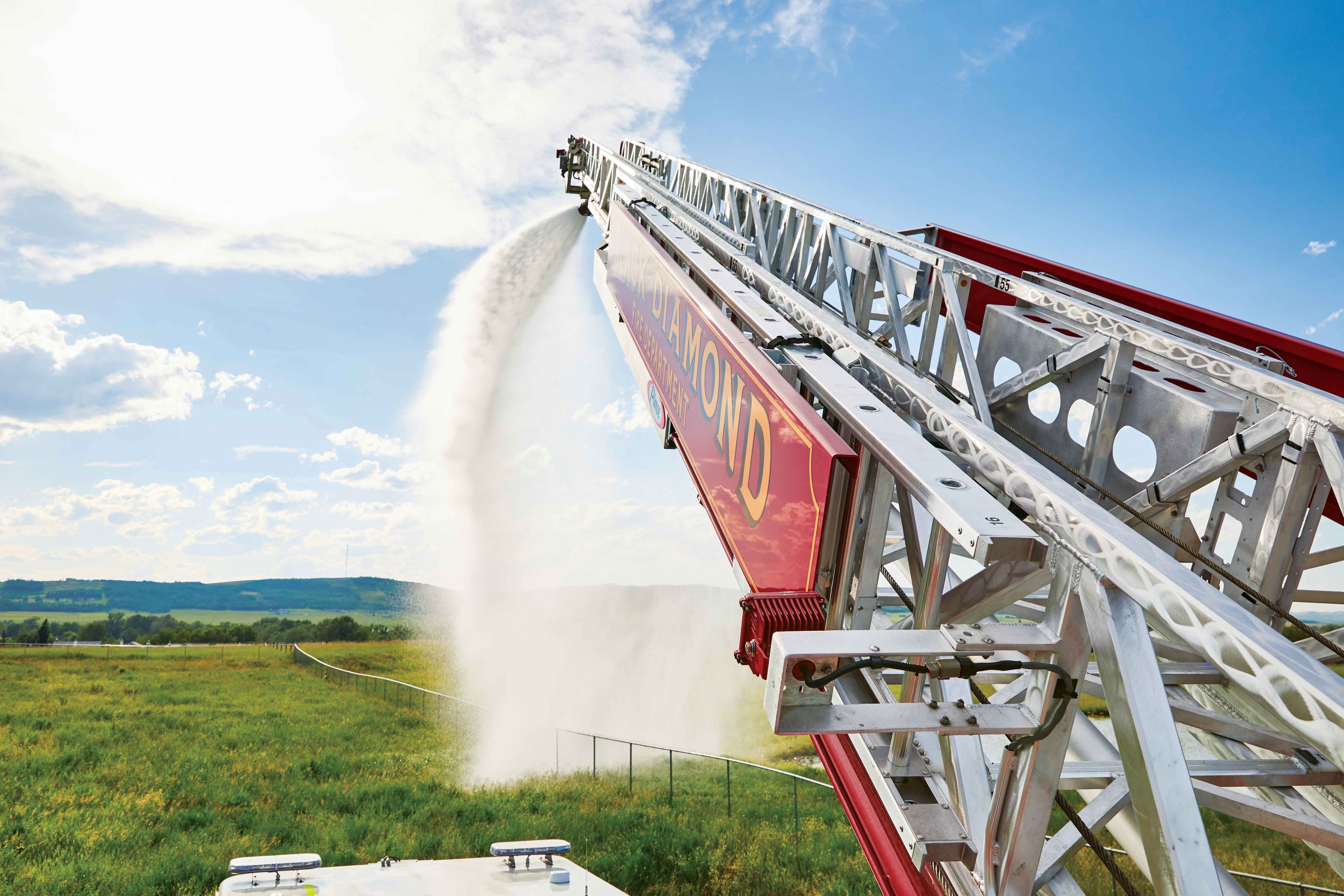 75' Heavy-Duty Aluminum Ladder 