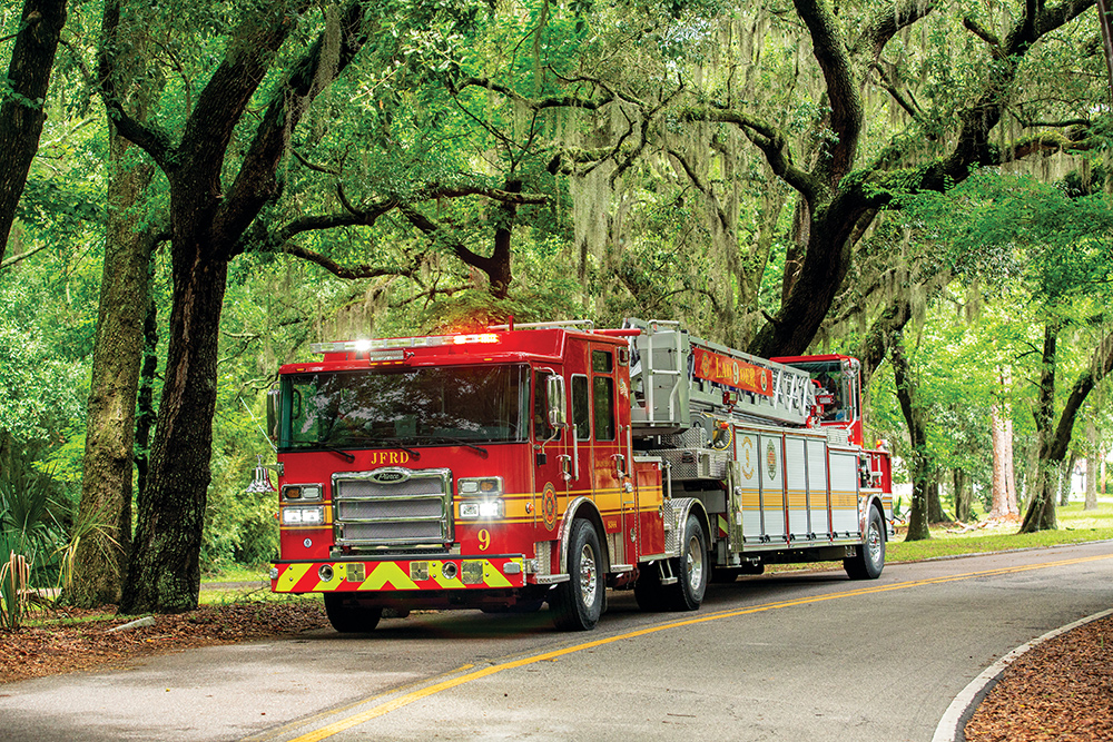 Arrow XT Ascendant 107' Heavy-Duty Tractor Drawn Aerial TDA Tiller Fire Truck Driving