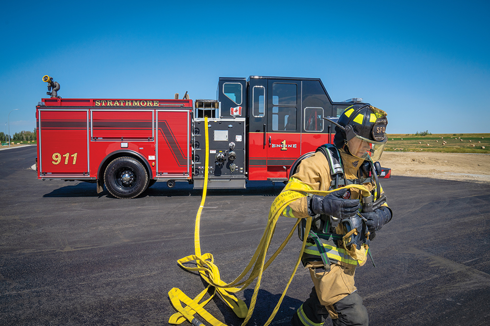 Saber Custom Fire Truck Chassis Pumper 