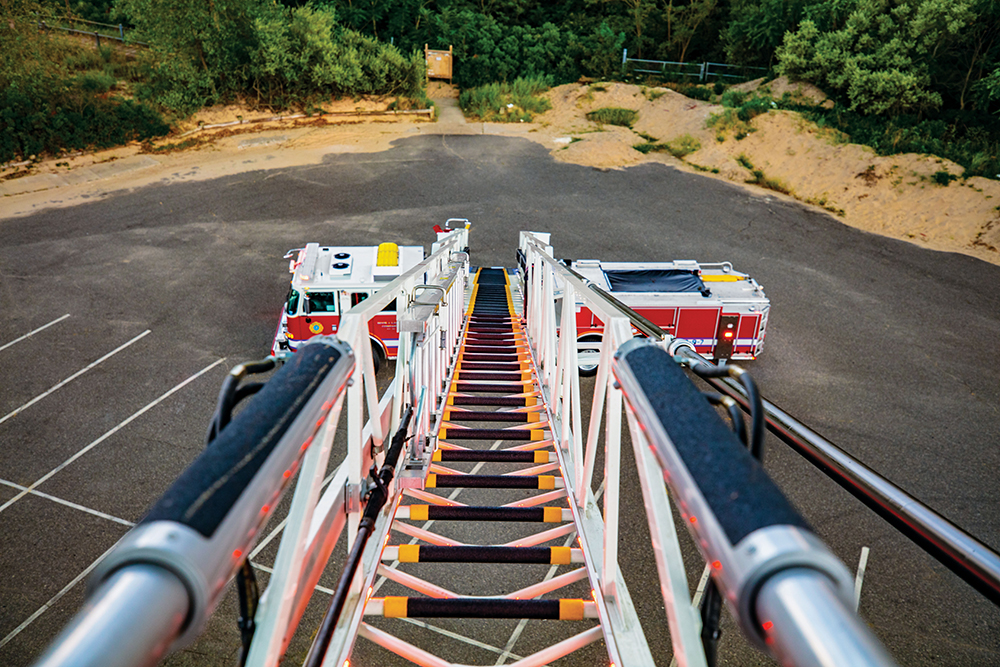 Ascendant 100' Heavy-Duty Aerial Tower Ladder Full Extended