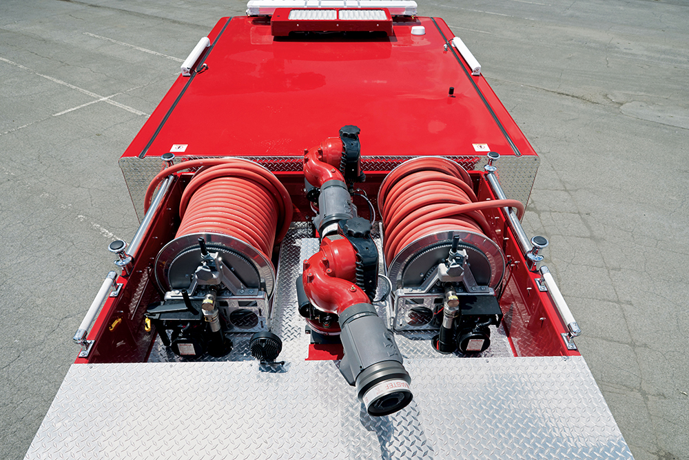 Velocity Pumper Industrial Foam Fire Truck 