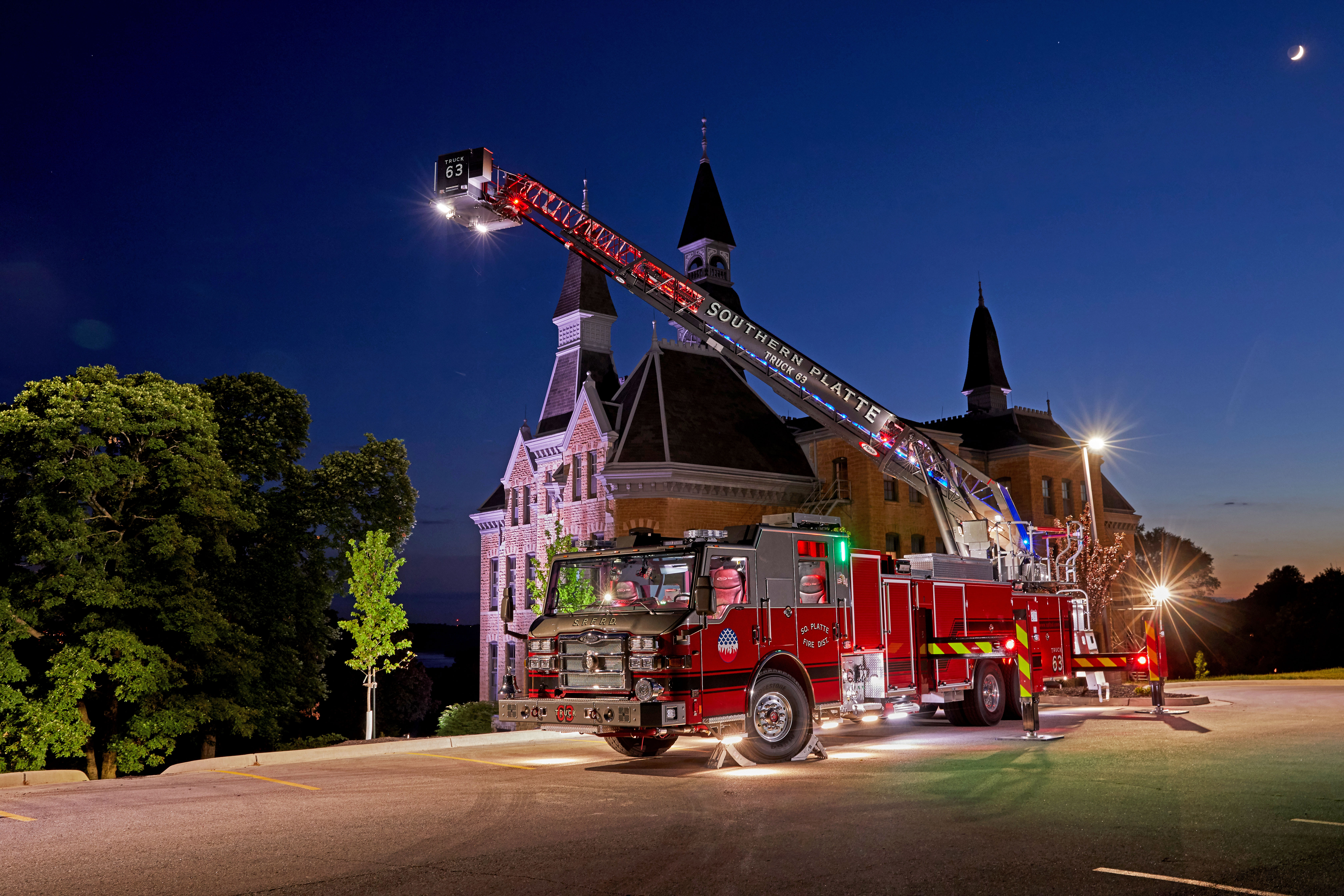 Southern Platte Fire Protection District 100' Heavy-Duty Steel Aerial Platform Fire Truck Lighting