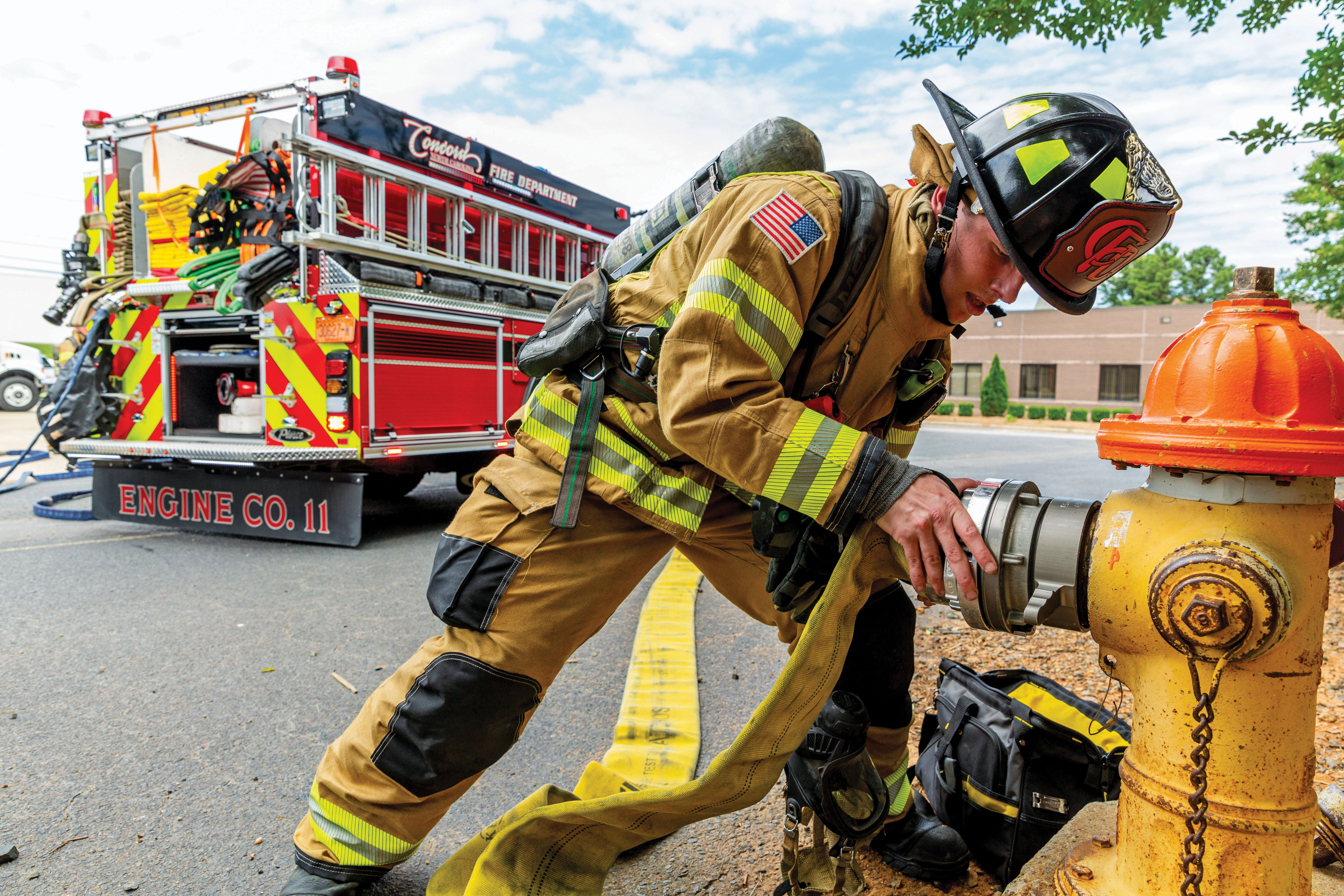 Enforcer Custom Fire Truck Chassis Firefighter Pumping Water