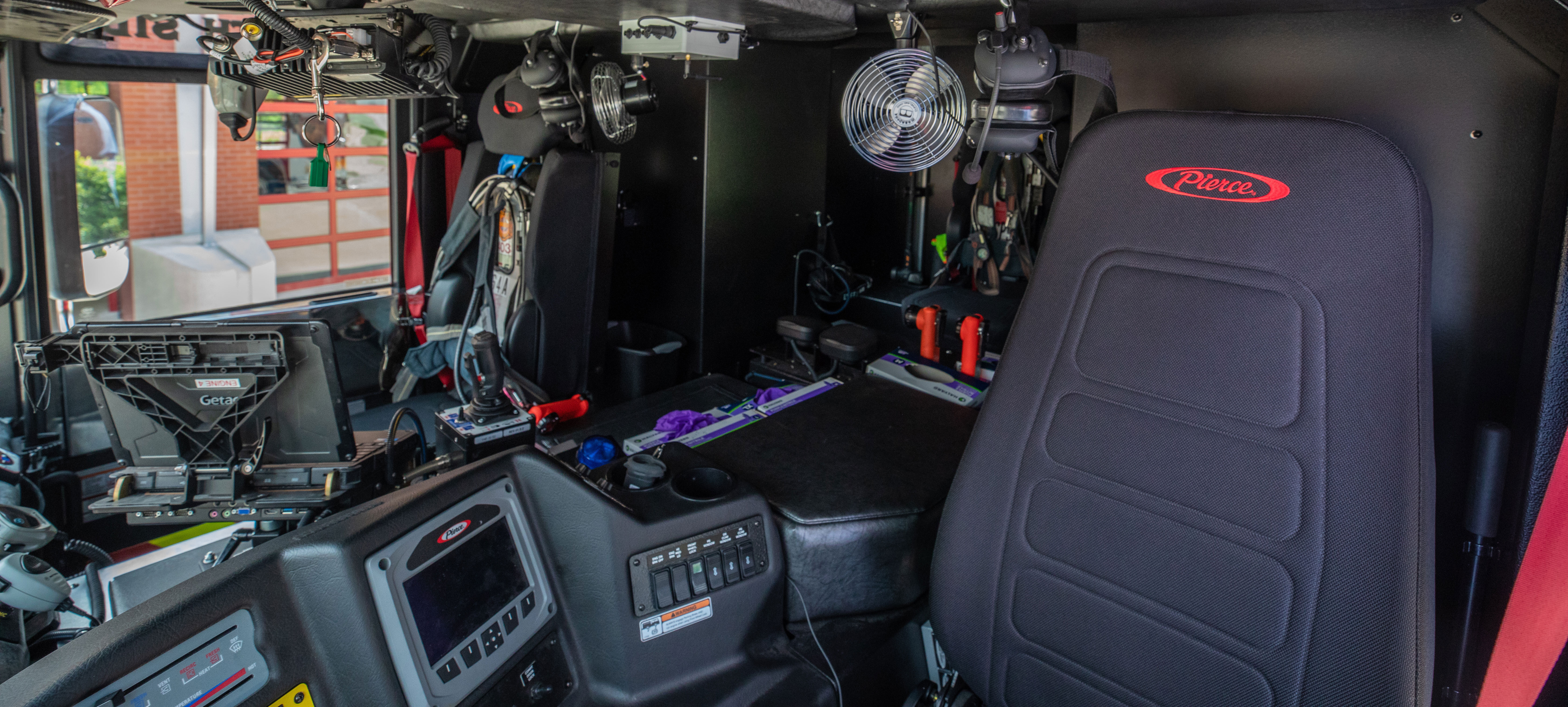 Waukesha-QuantumPUCPumper-InsideCab