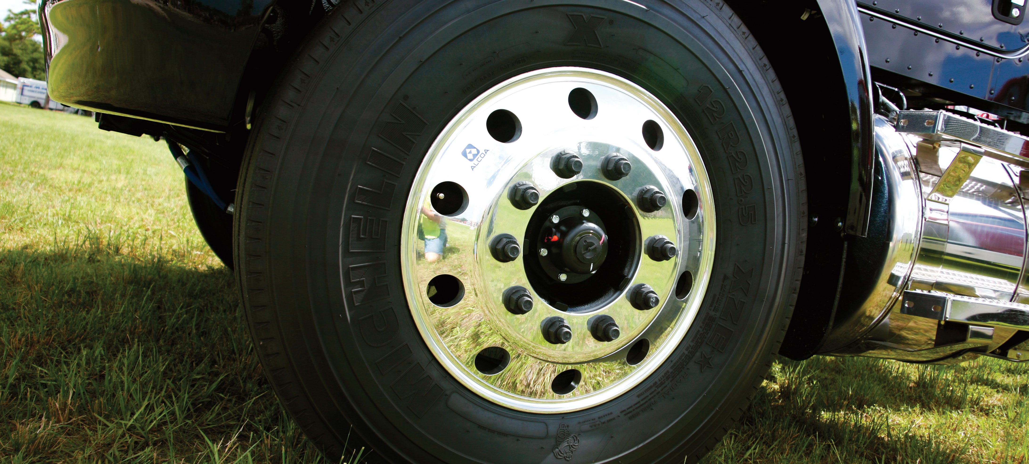 Pierce Peterbilt Commercial Fire Truck Chassis Aluminum Wheels
