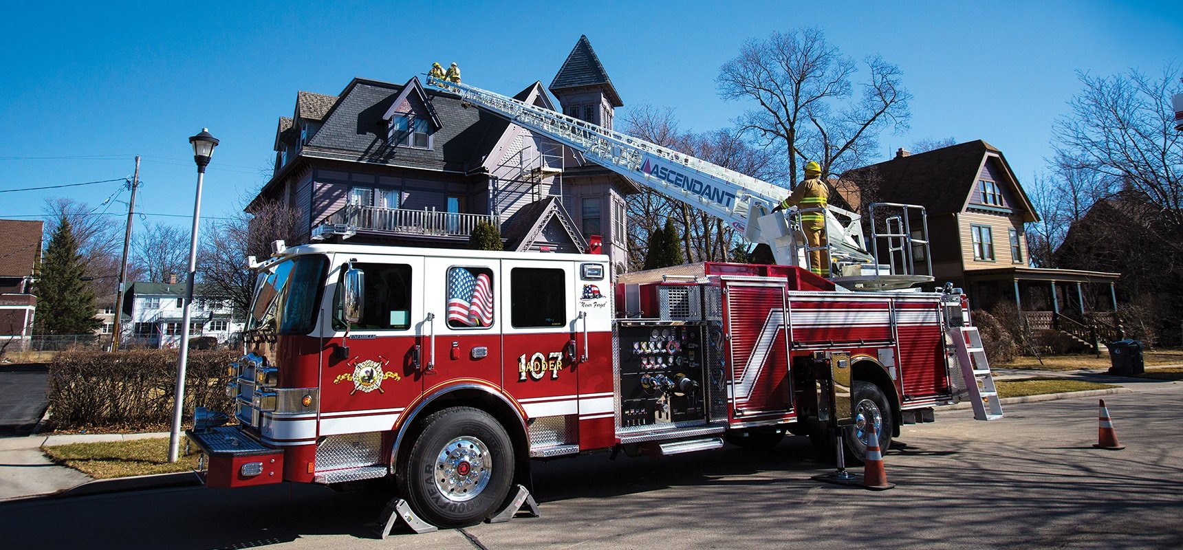New-Pierce-Ascendant-Aerial-Ladder-Delivers-107-Foot-Vertical-Reach-On-A-Single-Rear-Axle-Configuration_Header.jpg