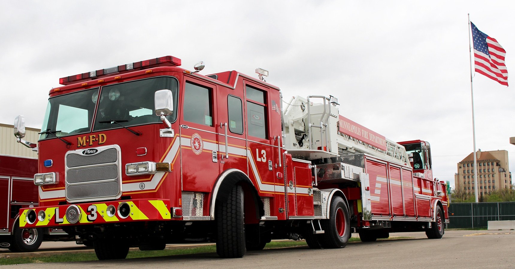 Pierce-Arrow-XT-100-Foot-Aerial-Tiller-Apparatus-Delivered-To-The-Minneapolis-Fire-Department_Header.jpg