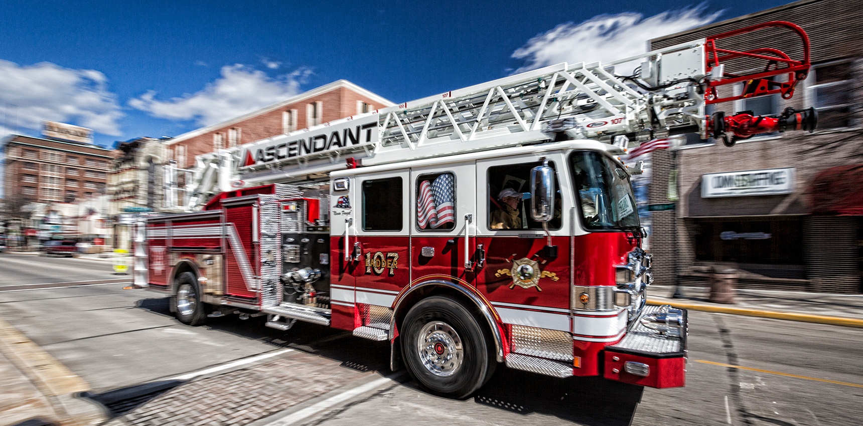 Pierce-Ascendant-Achieves-New-Milestone-Sale-No107-for-the-Innovative-107-Foot-Aerial-Ladder_Header.jpg